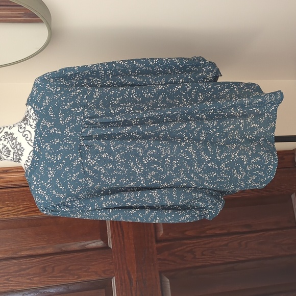 V neck plus size top - Picture 3 of 3